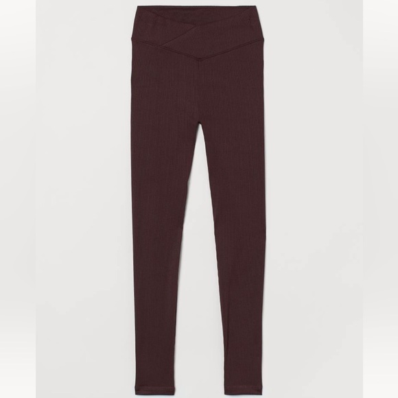 H&M Pants - 🤎 3/$25 H&M | V-Waist Brown Ribbed Leggings Size Medium